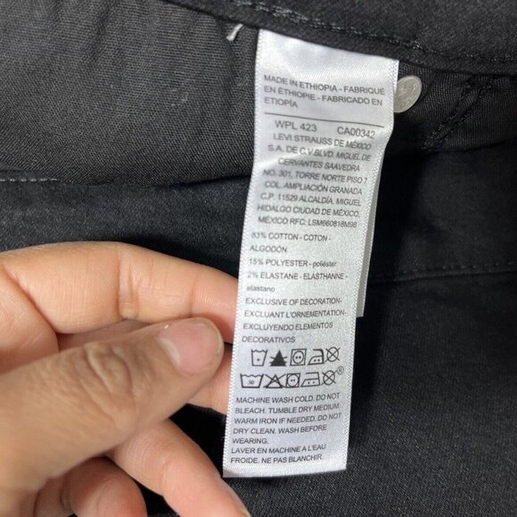 Signature by Levi Strauss Women's Mid Rise Straight Black Jeans Size 28M NWT - Picture 7 of 10